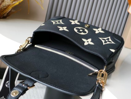 루이비통st 모노그램 LV 블랙 백 4