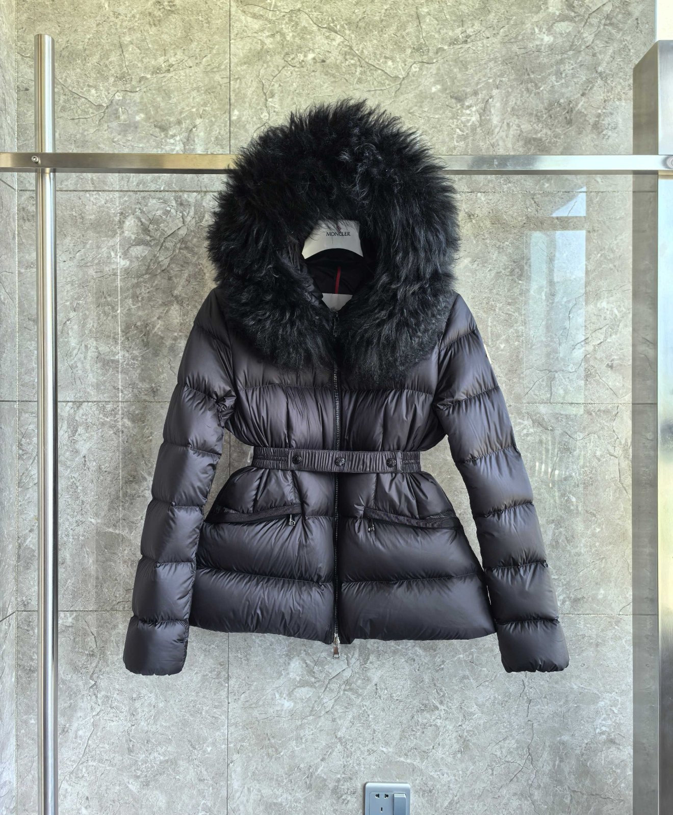 MONCLER Boed 후드 시어링 트리밍 쇼트 다운 재킷