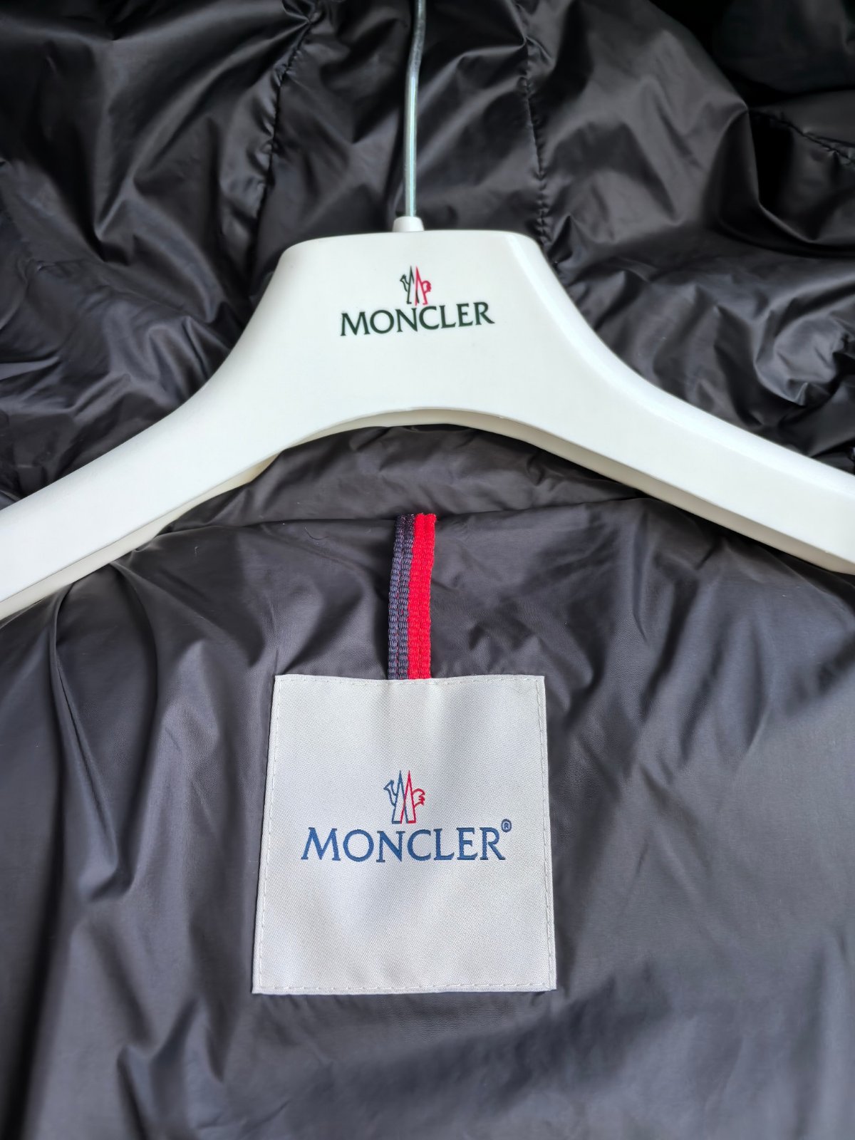 MONCLER Boed 후드 시어링 트리밍 쇼트 다운 재킷